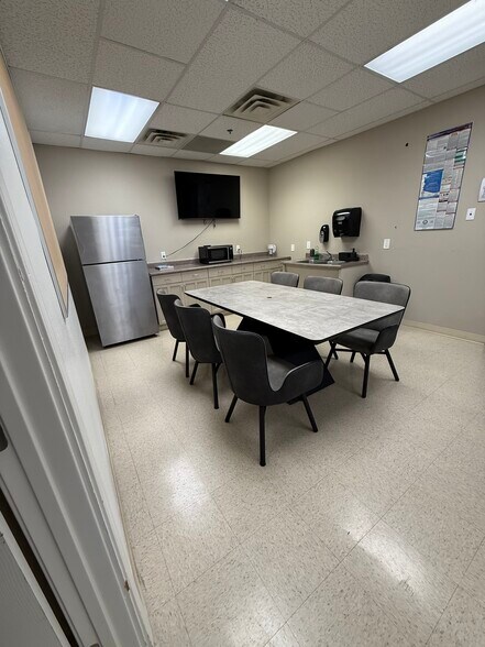 More Photos Of 4220 N 20th Ave, Phoenix Medical For Lease
