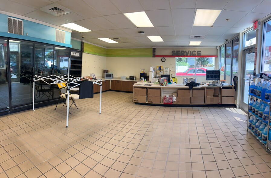 More Photos Of 424 York Rd, Willow Grove Service Station For Lease