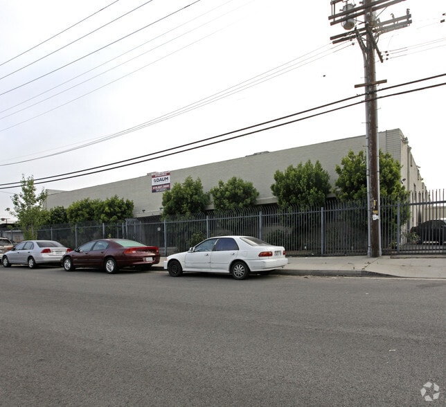 More Photos Of 9880 San Fernando Rd, Pacoima Warehouse For Lease