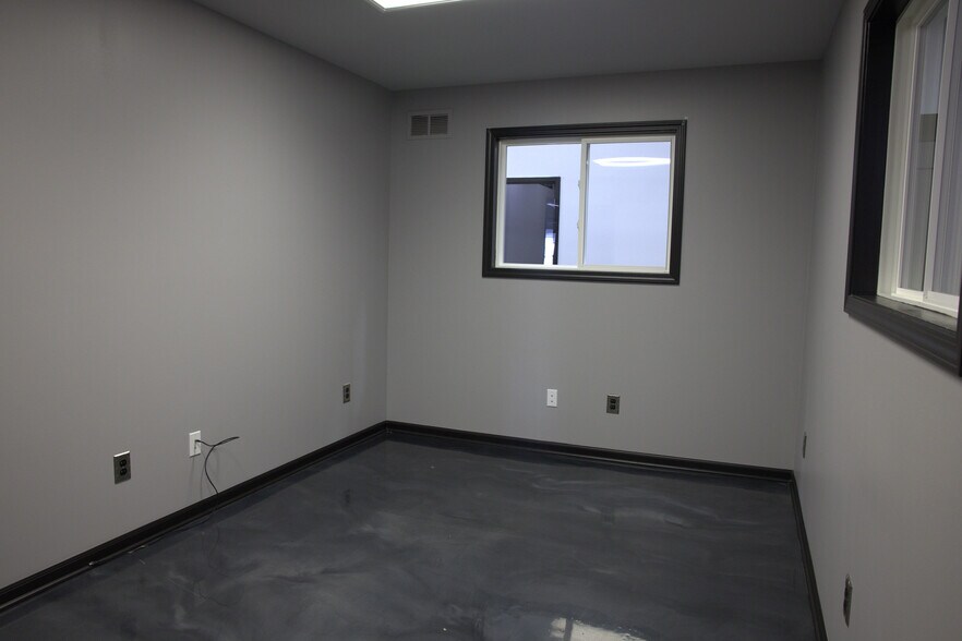 More Photos Of 101 W Shrader St, Liberty Manufacturing For Lease