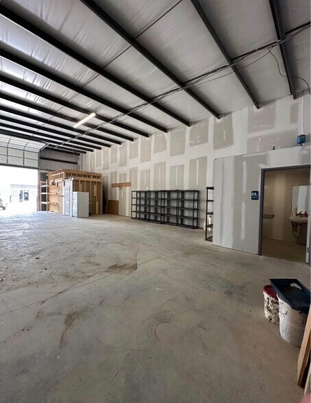 More Photos Of 8169 Pine Ridge Rd, Mechanicsville Flex For Lease