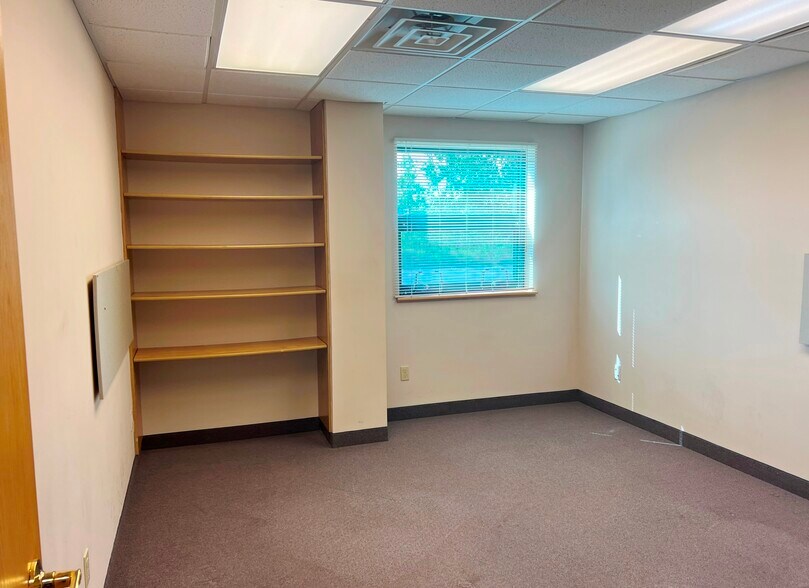 More Photos Of 1024 Thiesse Dr, Brainerd Light Distribution For Lease