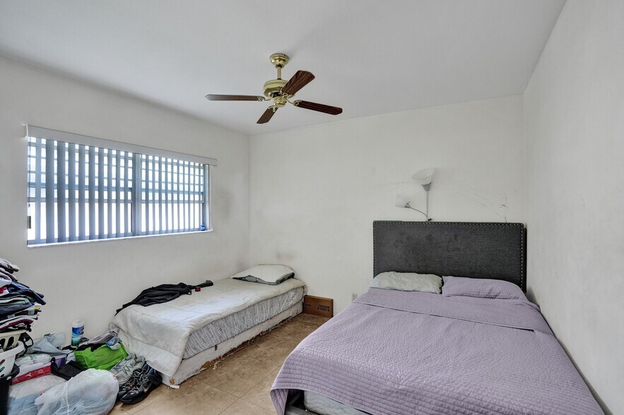 More Photos Of 5706-5708 Lincoln St, Hollywood Multifamily For Sale