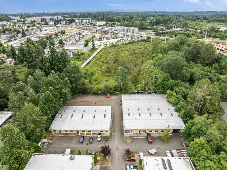 More Photos Of 20215-20217 Cedar Valley Rd, Lynnwood Warehouse For Sale