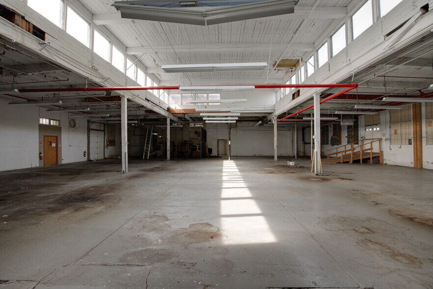 More Photos Of 3661 W Shore Rd, Warwick Warehouse For Sale