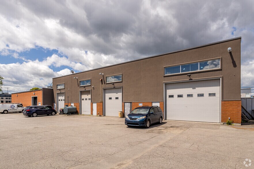 More Photos Of 545 Boul Du Curé-Boivin, Boisbriand Light Manufacturing For Lease