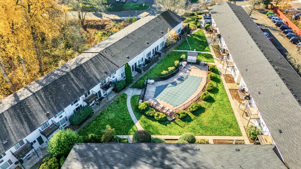 More Photos Of 9915 SW Frewing St, Portland Apartments For Sale