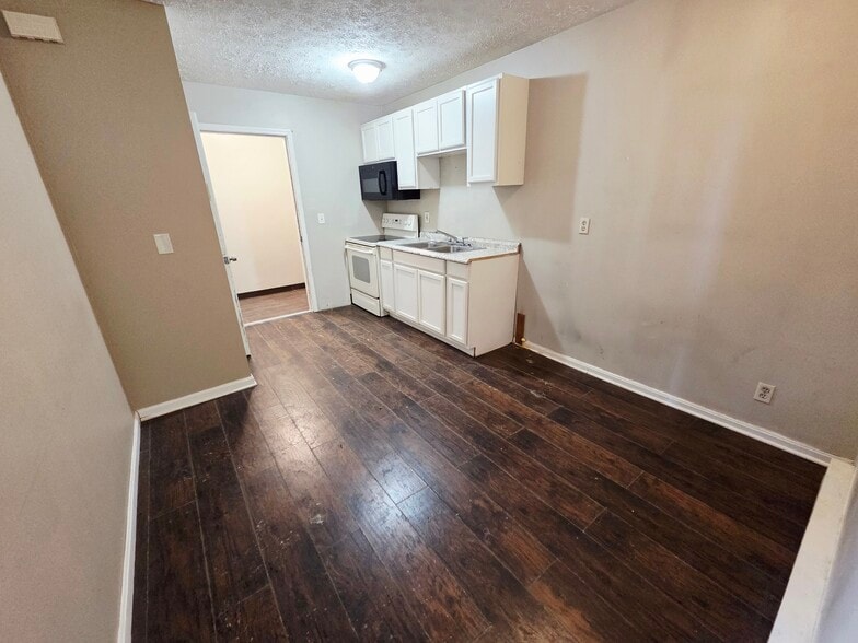 More Photos Of 1302 Broadway, Lorain Storefront Retail Residential For Sale