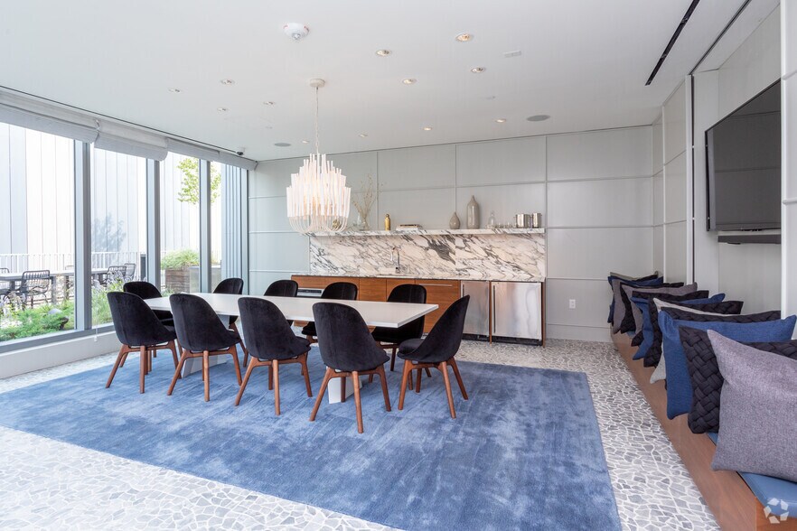 More Photos Of 901 W St NW, Washington Apartments For Lease