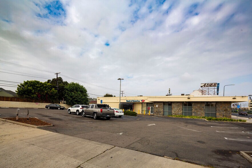 More Photos Of 5471 Crenshaw Blvd, Los Angeles Storefront For Sale