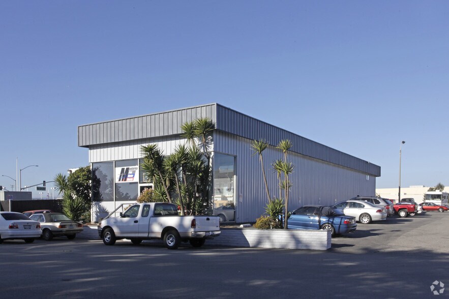 More Photos Of 1875 The Mall, Seaside Service For Lease