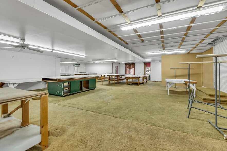 More Photos Of 10 S School St, Lodi Storefront Retail Office For Sale