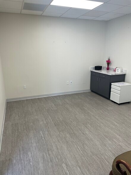 More Photos Of 801 Northpoint Pky, West Palm Beach Office For Lease