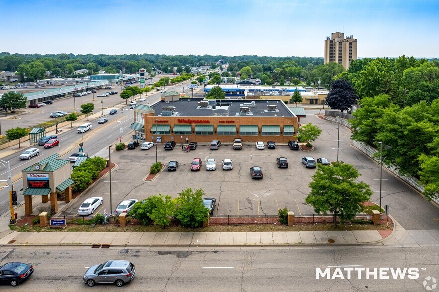 More Photos Of 1665 White Bear Ave N, Saint Paul Drugstore For Sale