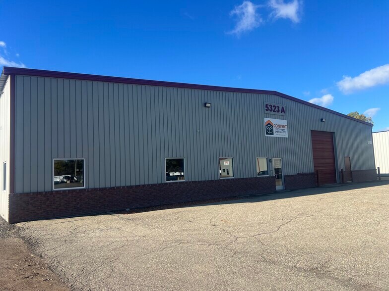 Primary Photo Of 5323 Dixie Hwy, Waterford Warehouse For Lease