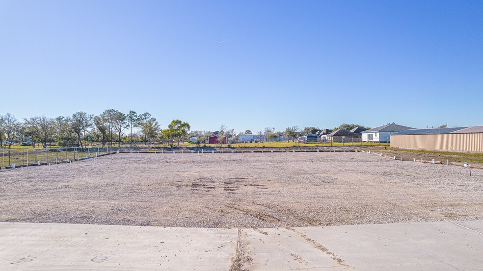 More Photos Of 207 27th St, San Leon Self Storage For Sale