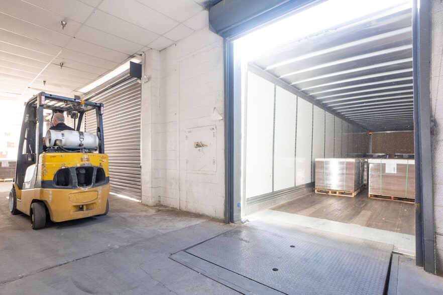 More Photos Of 1049-1051 Eastside Rd, El Paso Distribution For Lease