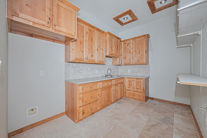 More Photos Of 25329 Budde Rd, The Woodlands Medical For Sale