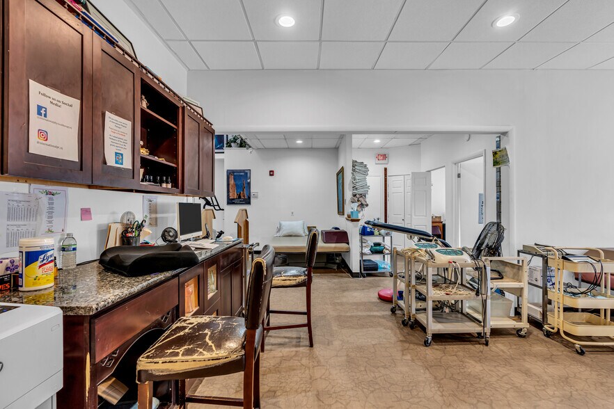 More Photos Of 301-303 Candlewood Cmn, Howell Medical For Lease