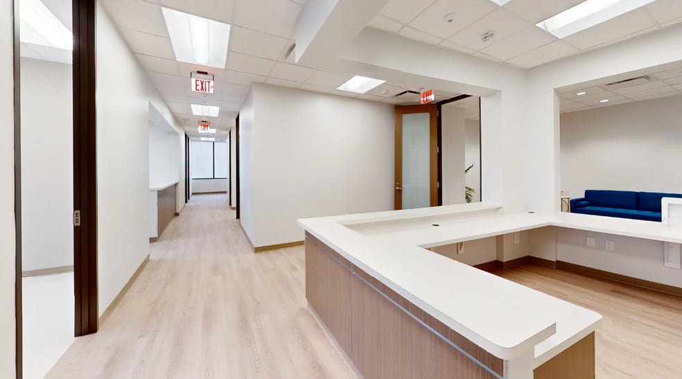 More Photos Of 7737 Southwest Fwy, Houston Unknown For Lease