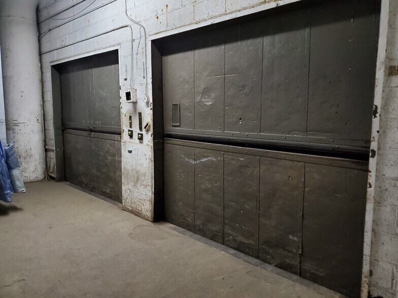 More Photos Of 236-276 Greenpoint Ave, Brooklyn Manufacturing For Lease