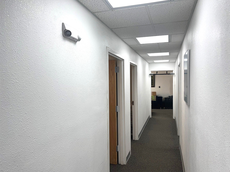 More Photos Of 3040 Todos Santos St NW, Albuquerque Warehouse For Lease