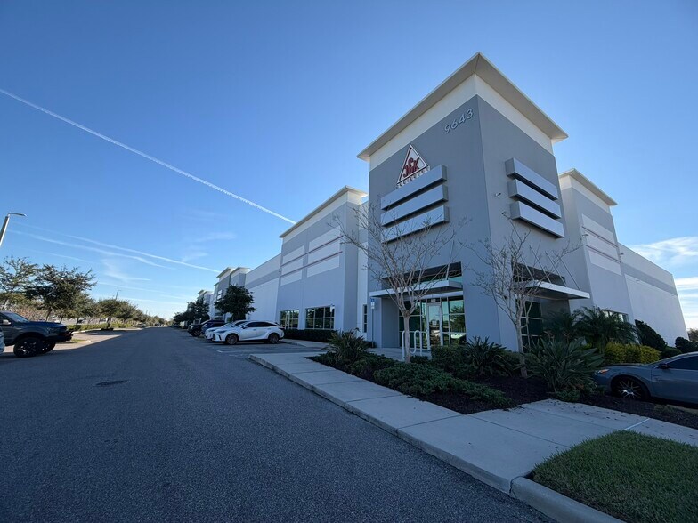 More Photos Of 1801 Boice Pond Rd, Orlando Unknown For Lease