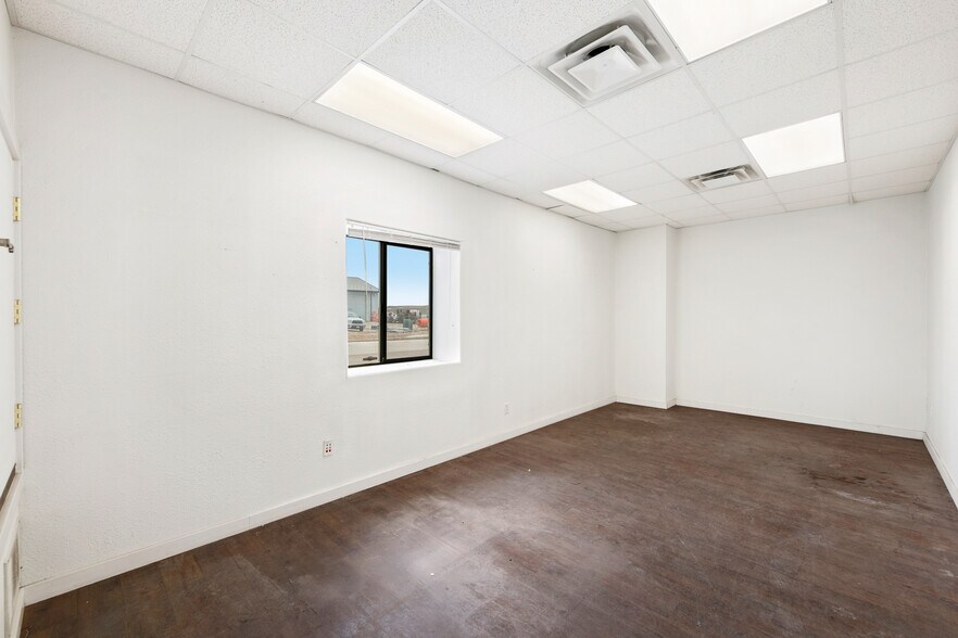 More Photos Of 80 Allegiance Cir, Evanston Industrial For Lease