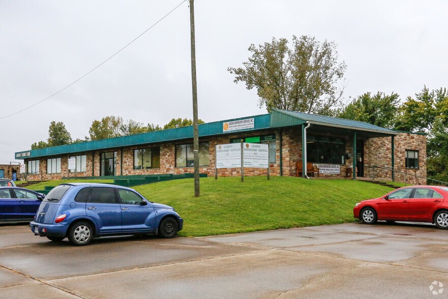 Primary Photo Of 209-213 Marion Pike, Coal Grove Medical For Sale