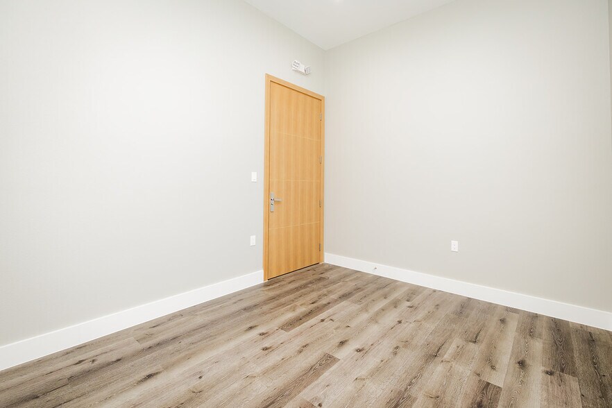 More Photos Of 8525 N Sam Houston Pkwy E, Humble Office For Sale