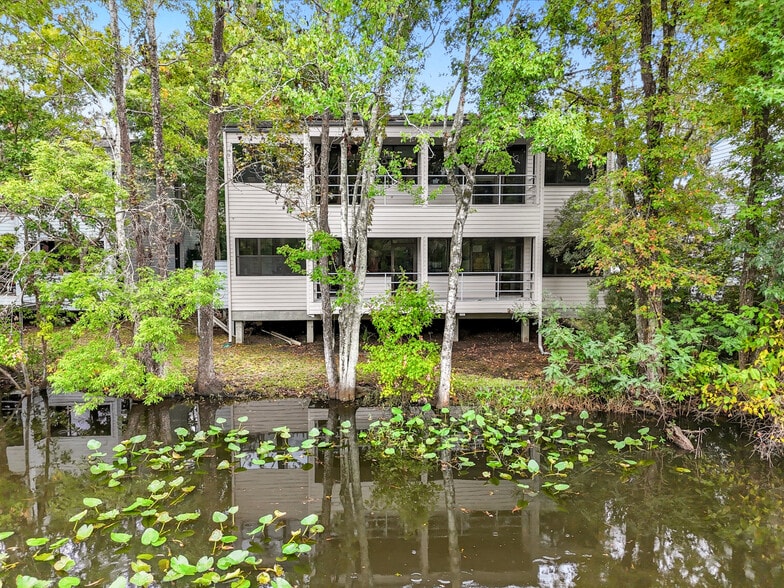 More Photos Of 8818 Goodbys Executive Dr, Jacksonville Office For Sale