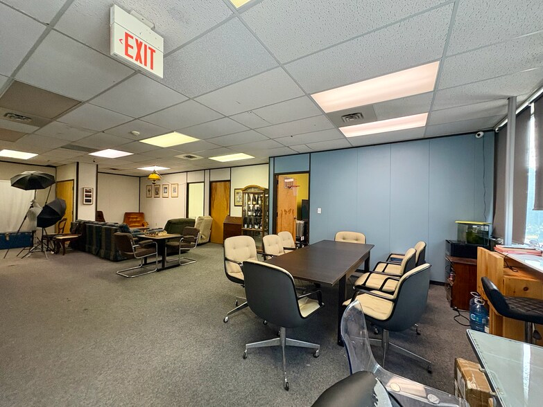 More Photos Of 461 Princess St, Kingston Storefront Retail Residential For Lease