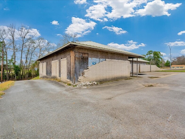 More Photos Of 3215 S Medford Dr, Lufkin Office For Sale