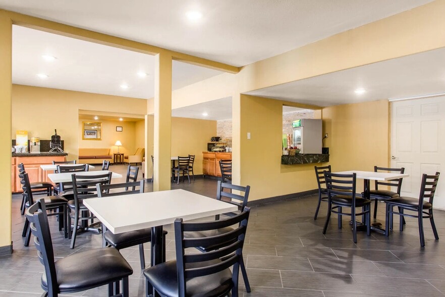 More Photos Of 245 E Wendover Blvd, Wendover Hotel For Sale