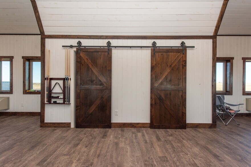 More Photos Of 13603 38th St SW, Belfield Flex For Lease
