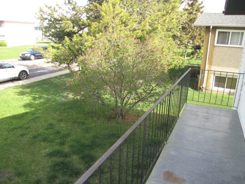 More Photos Of 13011 83rd St NW, Edmonton Apartments For Sale