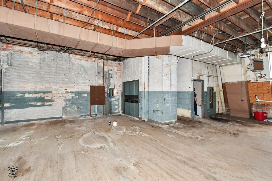 More Photos Of 800 La Salle St, Ottawa Office For Sale