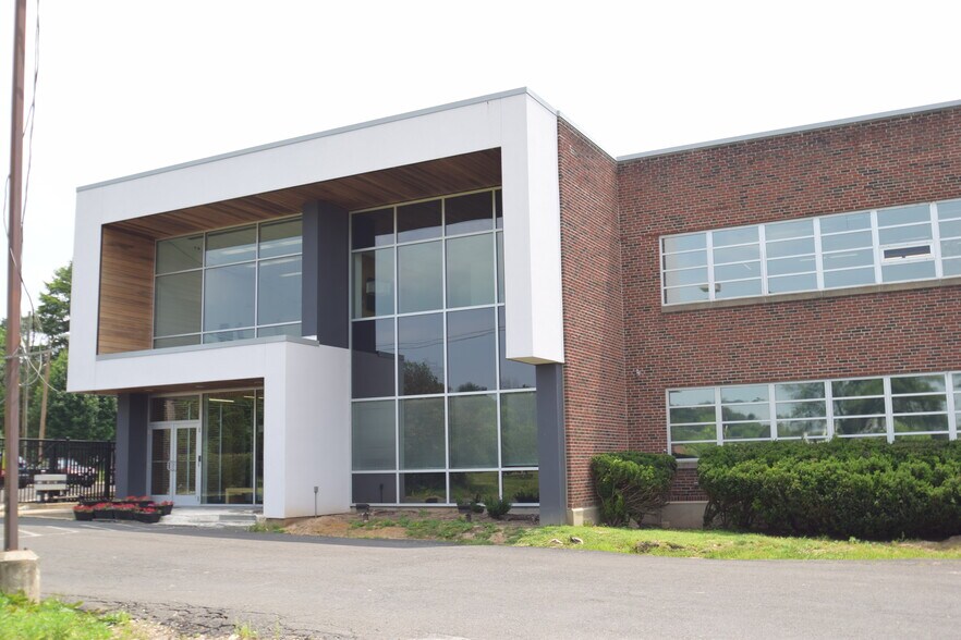 More Photos Of 300 Brookside Ave, Ambler Office For Lease