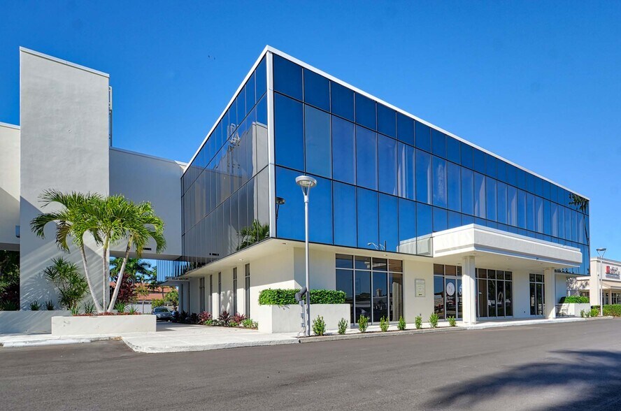 More Photos Of 3411 Tamiami Trl N, Naples Office For Sale