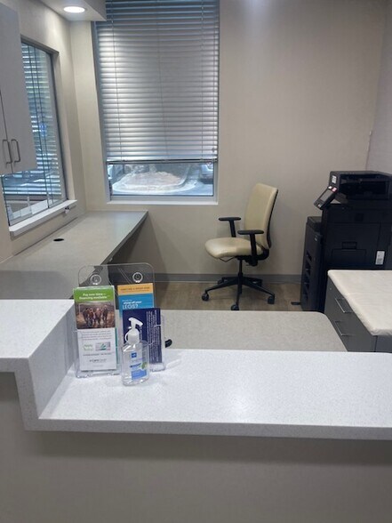 More Photos Of 4851-4899 Bill Gardner Pky, Locust Grove Medical For Lease