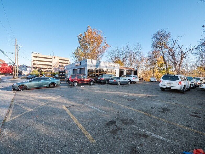 More Photos Of 1001-1015 S 5th St, Allentown Auto Repair For Sale