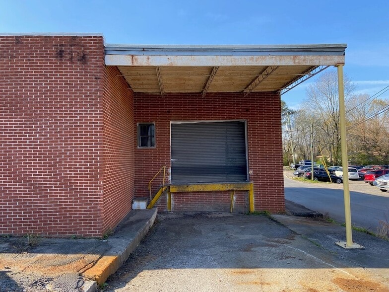 More Photos Of 1414 E Morris St, Dalton Light Distribution For Lease