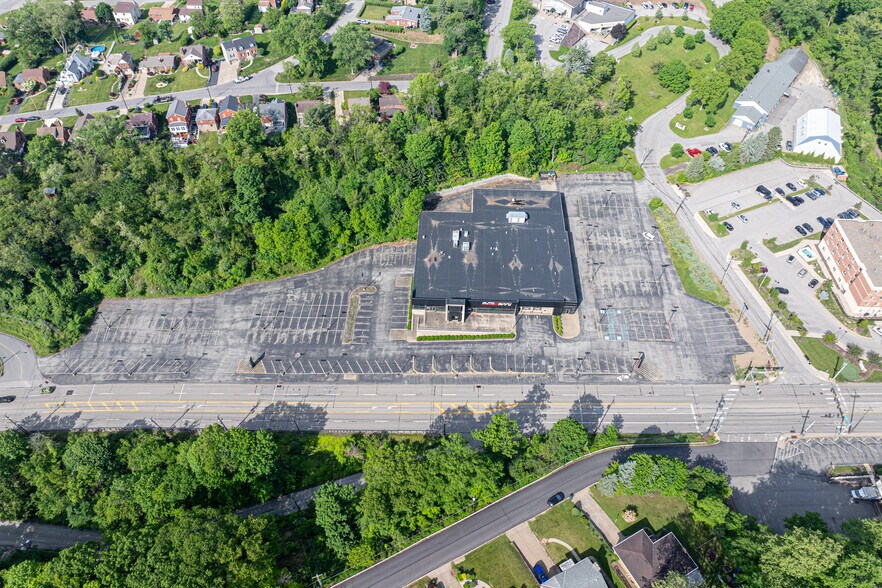 More Photos Of 4800 Clairton Blvd, Pittsburgh Auto Dealership For Lease