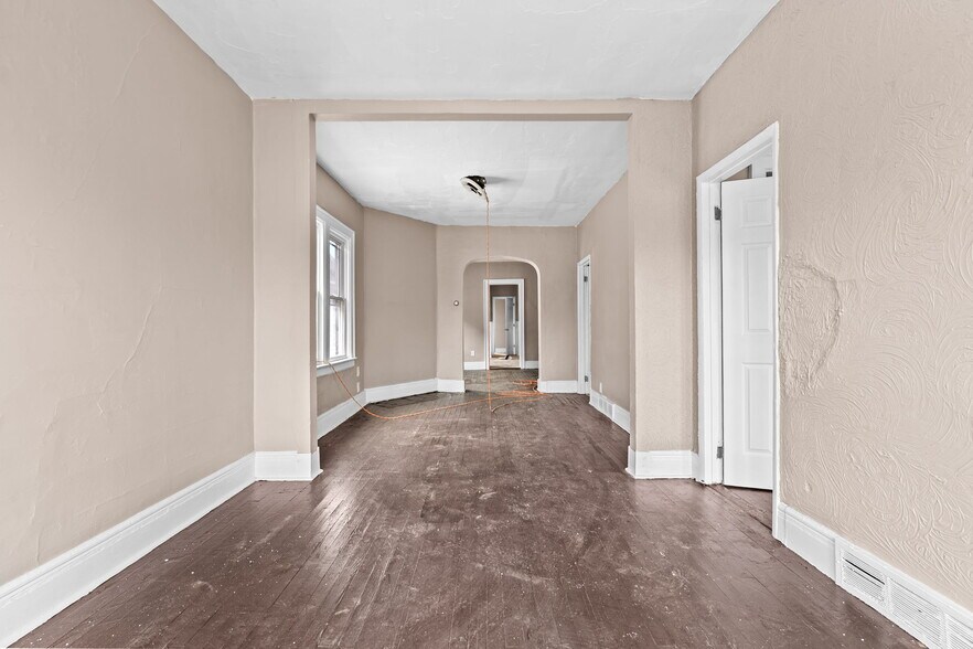 More Photos Of , Buffalo General Retail For Sale