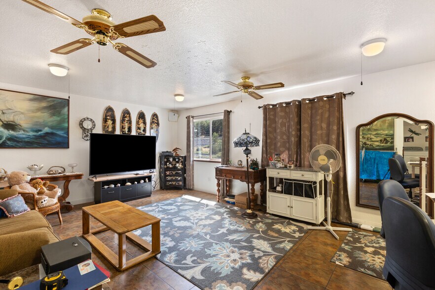 More Photos Of 5565 NE Stephens St, Winchester Auto Repair For Sale