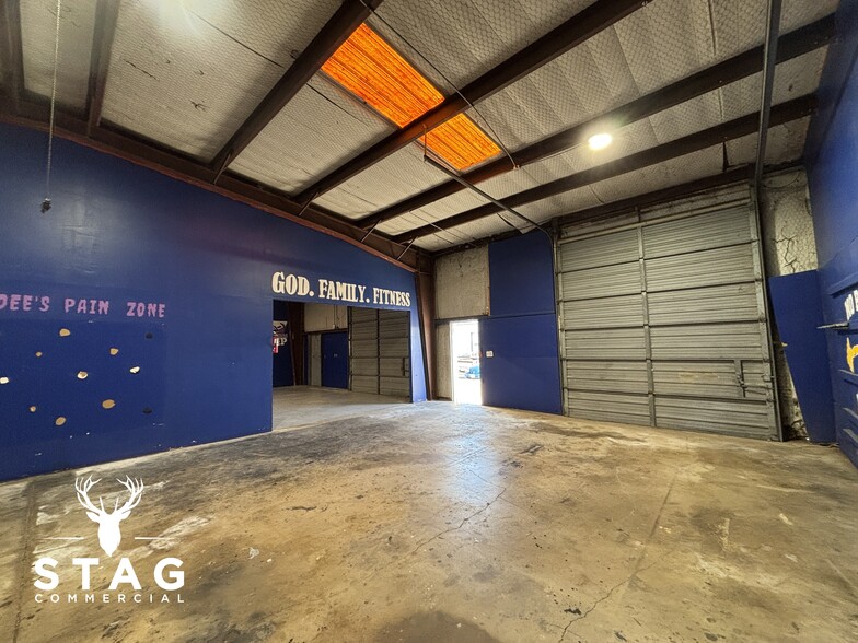 More Photos Of 3916 E McKinney St, Denton Warehouse For Lease