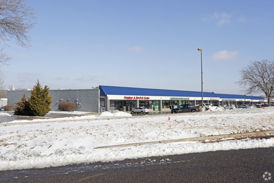 More Photos Of 10440-10470 Metcalf Ave, Overland Park General Retail For Lease