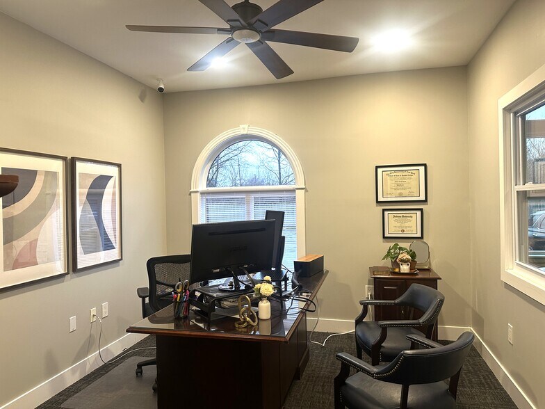 More Photos Of 35 Commercial Way, Springboro Office For Sale