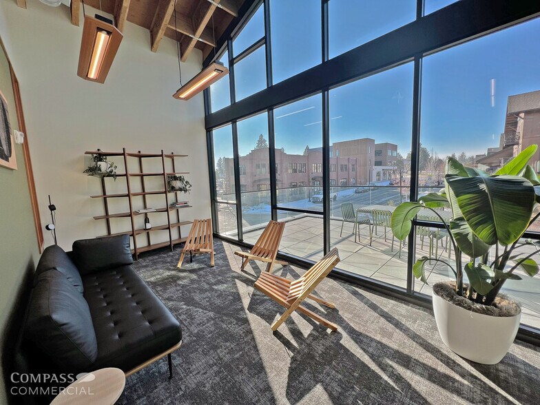 More Photos Of 2838 NW Crossing Dr, Bend Office For Lease