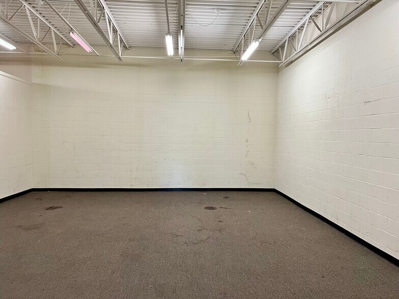 More Photos Of 2850 N Market St, Shreveport Freestanding For Sale